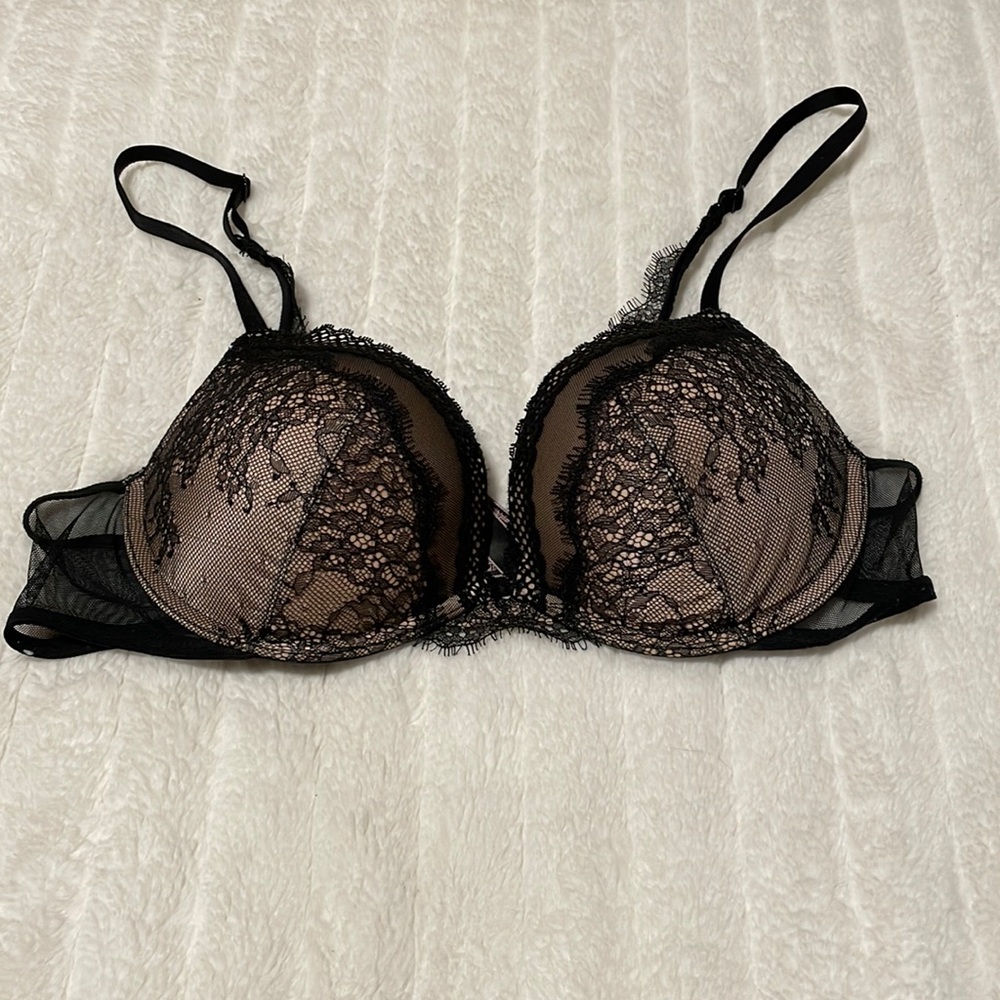 Victoria’s Secret 36B Push Up Lace Bra